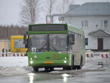 С сегодняшнего дня городской транспорт Нижневартовска начинает работать по зимнему расписанию