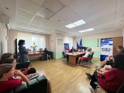 Единороссы Югры помогают подросткам в выборе будущей профессии