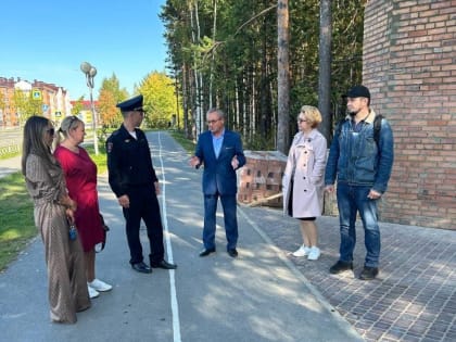 Благодаря «Карте развития» в парке Югорска оборудовали спортплощадку