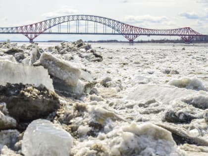 Под Ханты-Мансийском готовятся к взрыву льда