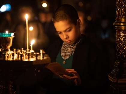В понедельник первой седмицы Великого поста митрополит Ханты-Мансийский и Сургутский Павел совершил повечерие с чтением Великого канона прп. Андрея Критского в Воскресенском кафедр