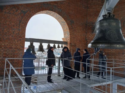 В храме пгт. Белый Яр совершили богослужения в честь Казанской иконы Божьей Матери.