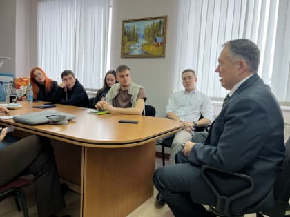 Молодой политик Югры принял участие во встрече с членами Совета обучающихся ЮГУ