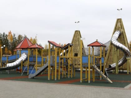 В Лянторе открыли новый сквер и пешеходную зону
