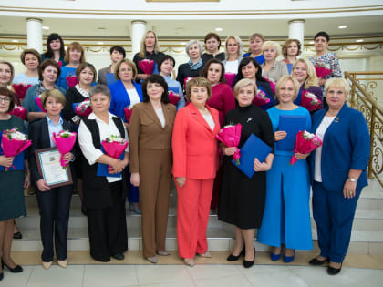 В профессиональный праздник в Сургуте отметили работников дошкольного образования