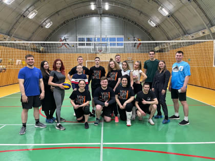 Молодые парламентарии Сургута и Нефтеюганска провели товарищеские матчи по волейболу