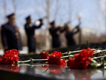 На похороны добровольца в поселке ХМАО пришли почти полтысячи человек