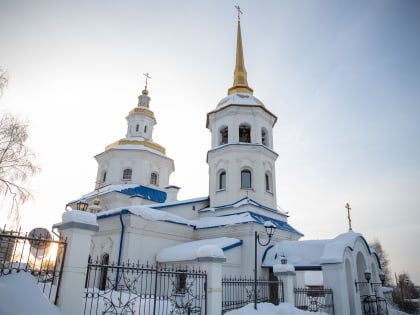 В субботу 1-й седмицы Великого поста митрополит Ханты-Мансийский и Сургутский Павел совершил Литургию в храме в честь Покрова Пресвятой Богородицы г. Ханты-Мансийска