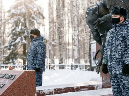 Максим Ряшин поздравил росгвардейцев с профессиональным праздником