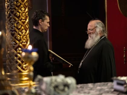 В среду первой седмицы Великого поста митрополит Ханты-Мансийский и Сургутский Павел совершил Литургию Преждеосвященных Даров в Воскресенском кафедральном соборе г. Ханты-Мансийска