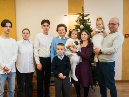 «Единая Россия» в Югре исполняет новогодние желания детей