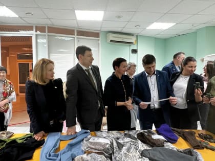 Оксана Михеева ознакомилась с проектом «Шьем для наших»