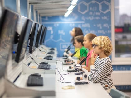 Цифровые технологии в школах Югры помогают ученикам определиться с профессией