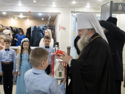 Митрополит Ханты-Мансийский и Сургутский Павел посетил Рождественский концерт в г. Нефтеюганске