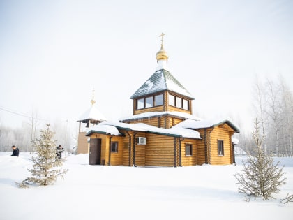 В праздник Иверской иконы Божией Матери митрополит Ханты-Мансийский и Сургутский Павел совершил Литургию в Димитриевском мужском монастыре г. Ханты-Мансийска