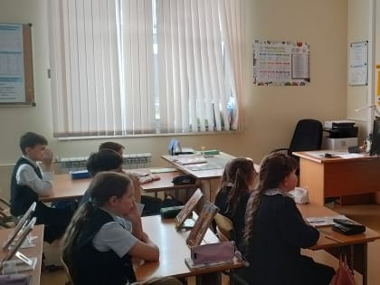 Священник провёл беседу с учениками 4 «А» класса СОШ № 10 г.Сургута