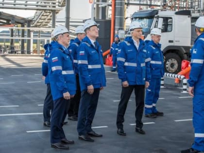 ​Александр Новак и Александр Моор открыли модернизированный топливный терминал «Туринский»