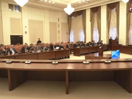 Владимир Якушев встретился с представляющими регионы УрФО депутатами и сенаторами