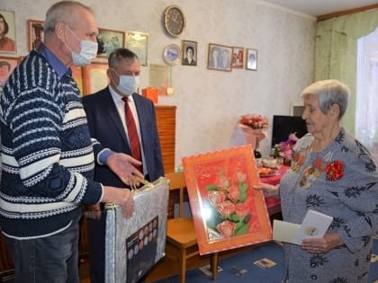 90-летний юбилей отмечает труженица тыла, жительница Мегиона Мария Егоровна Питунина