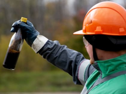 В ХМАО на продажу выставили две нефтяные компании за 7,8 млрд рублей