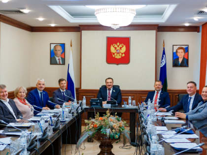 В окружном парламенте состоялось заседание Комитета по охране окружающей среды, экономической политике, промышленному, инновационному развитию и предпринимательству