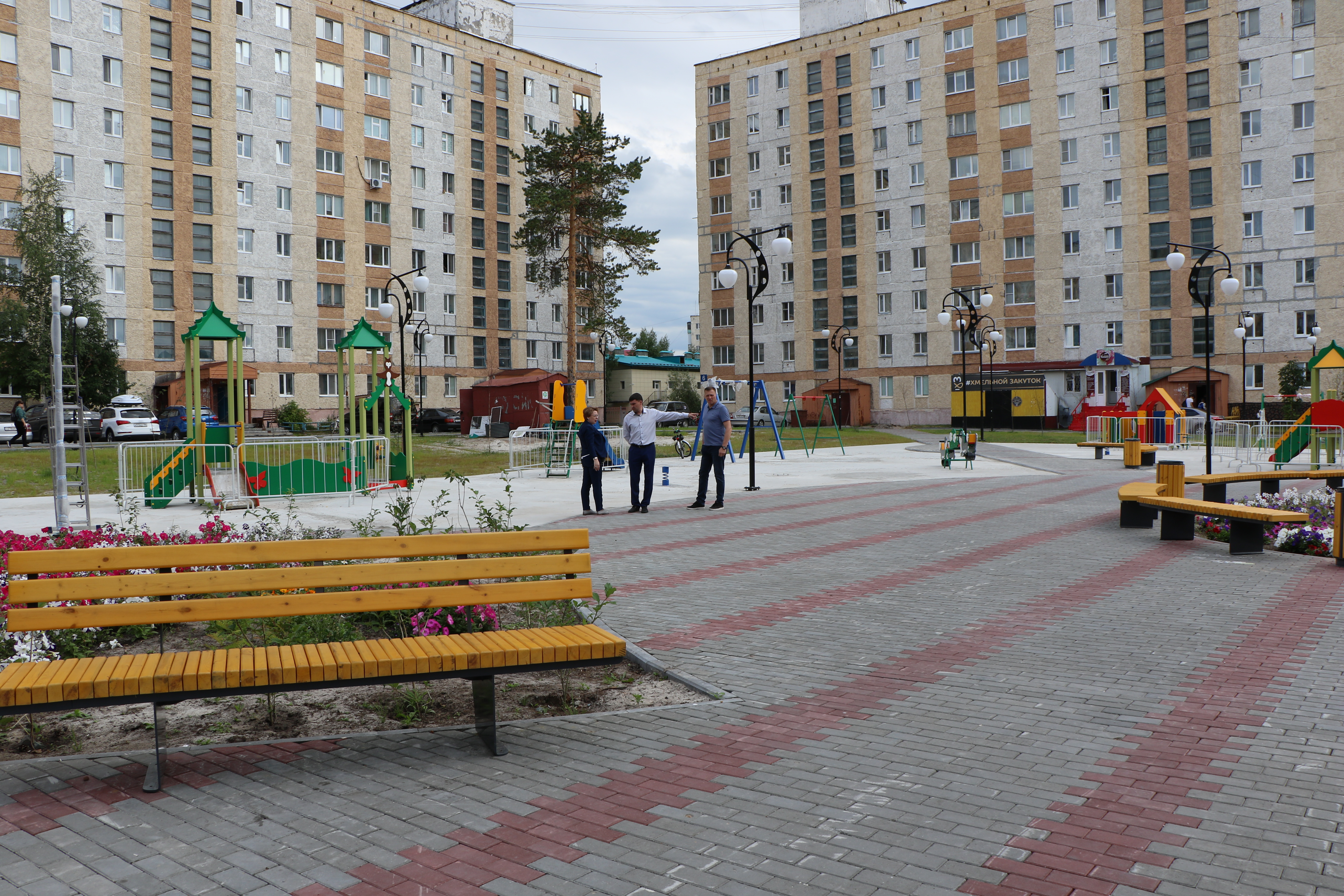 Вакансии города радужный. Город Радужный Ханты-Мансийский автономный округ. Посёлок Радужный Ханты-Мансийский автономный. Радужный город ХМАО. Радужный город.