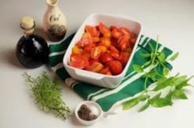 Salată de roşii
