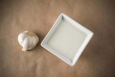 Sos de smantana cu usturoi