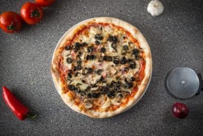 Pizza prosciutto e funghi