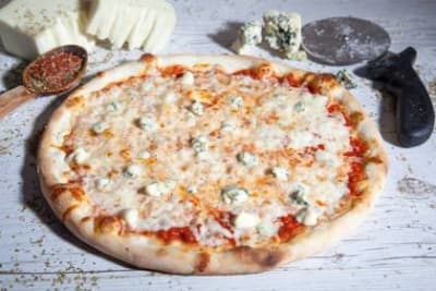 Pizza quattro formaggi
