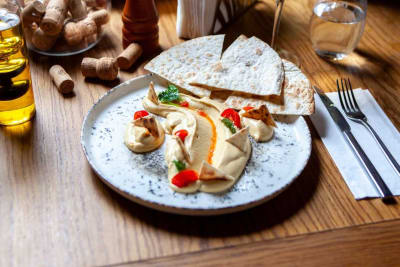 Hummus cu lipie