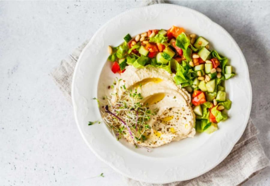 Salată Cu Humus