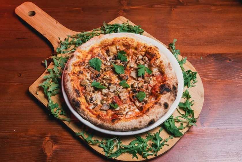 Pizza Hribi si Trufe