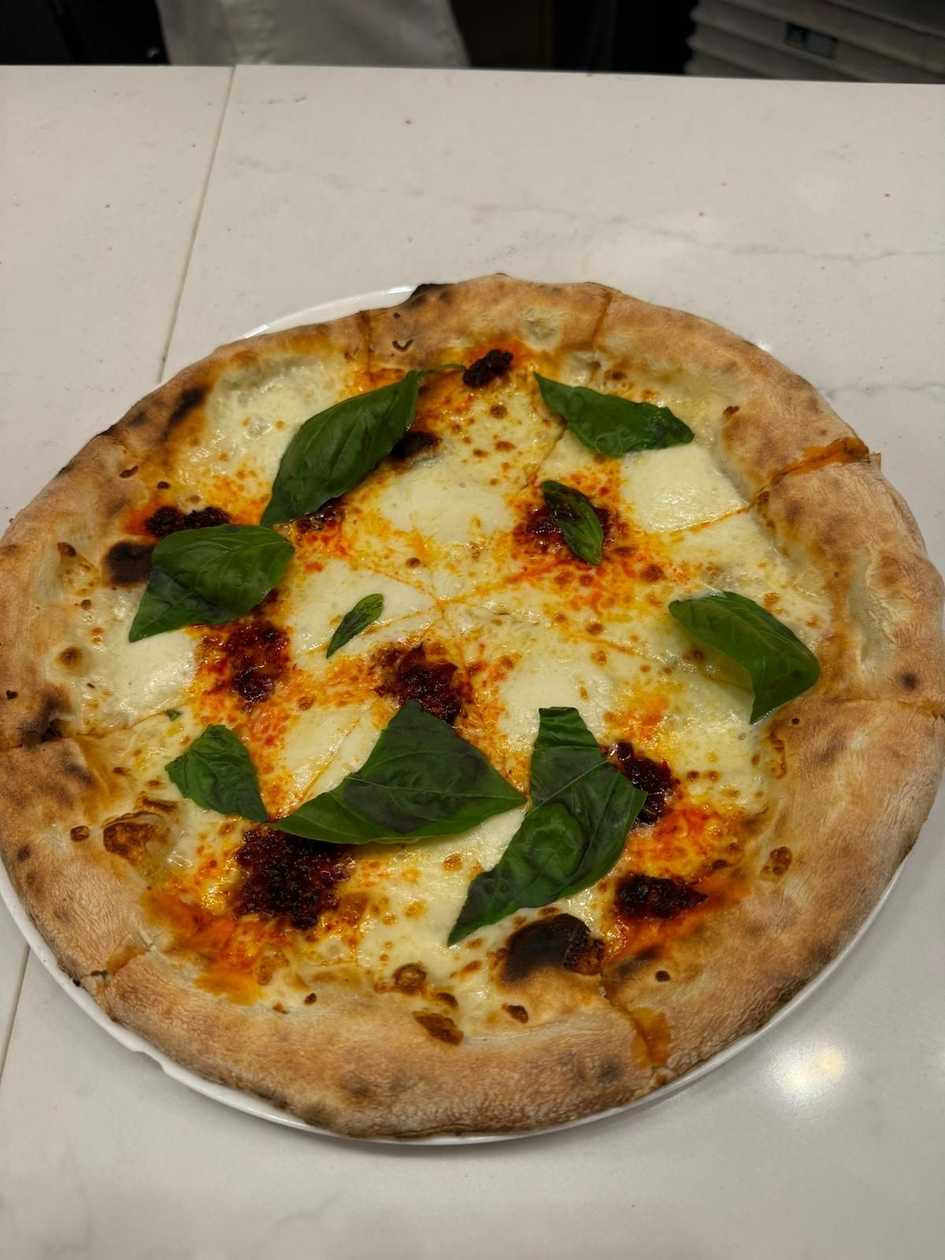Pizza Nduja si Burrata
