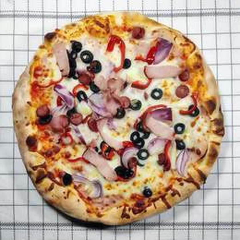 Pizza Rustica Ø 32cm + 1 Gratis + 2 Clatite Ciocolata Gratis