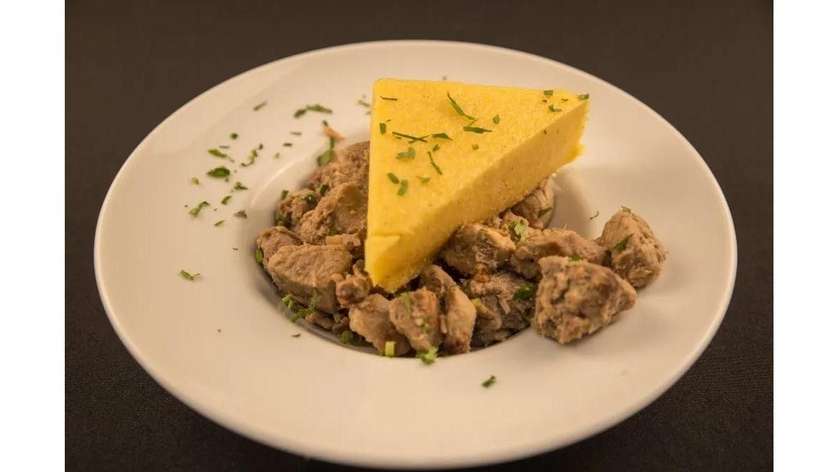 Pomana Porcului cu Mămăliguță