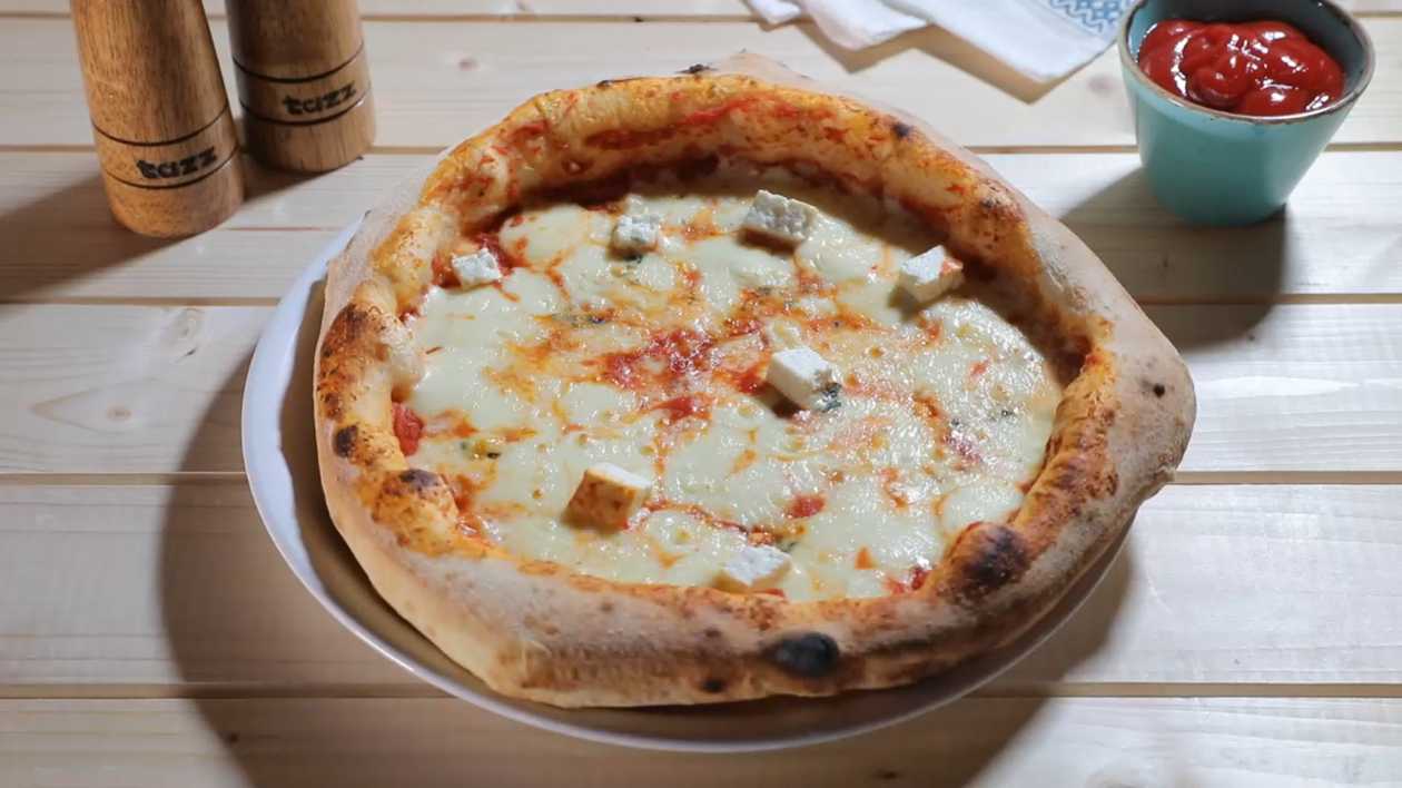PIZZA QUATRO FORMAGGI 32CM