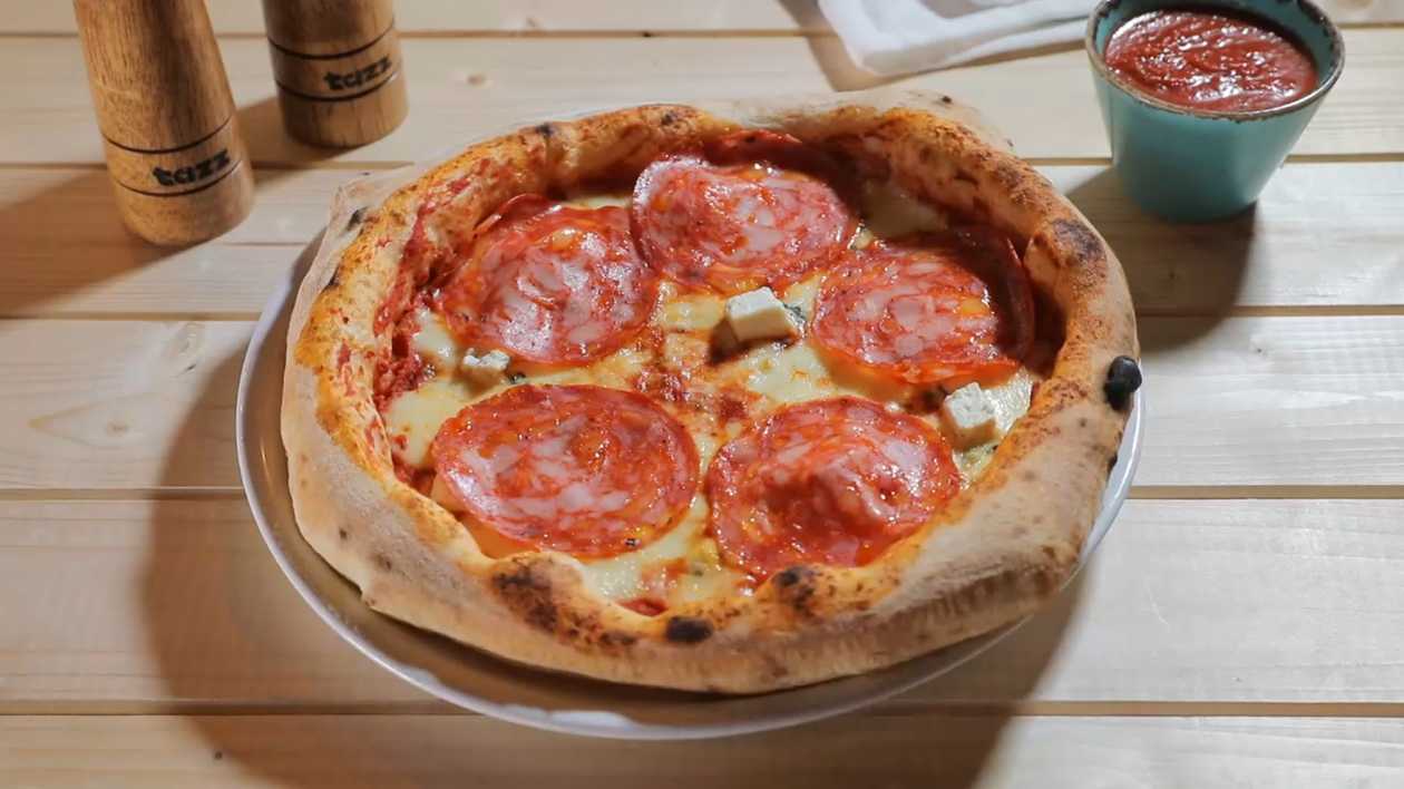 PIZZA VENTRICINA (CU SALAM PICANT) 32CM