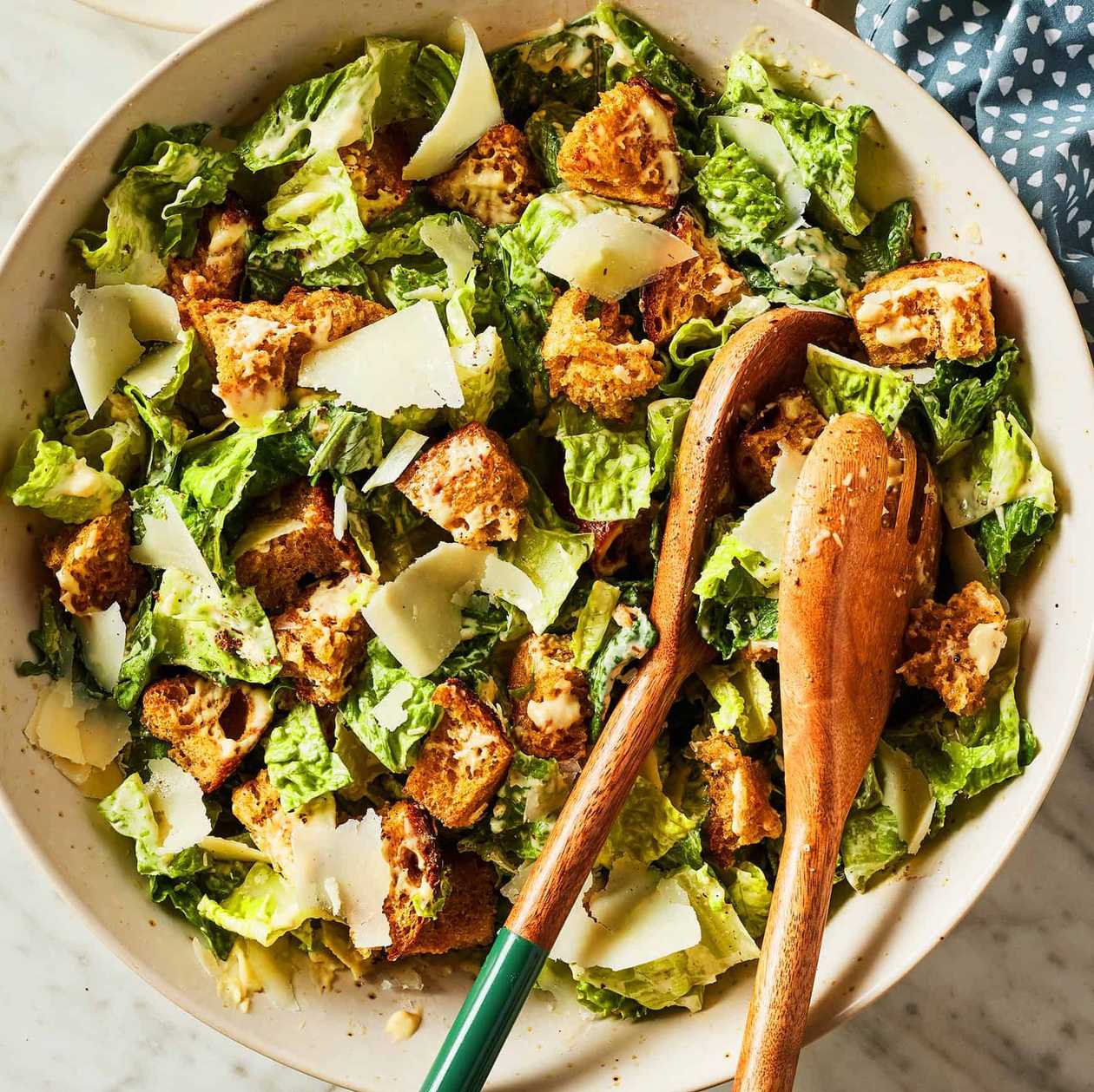 Salată Caesar