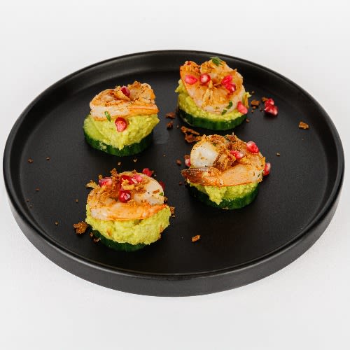 Shrimps with Guacamole and Cucumber