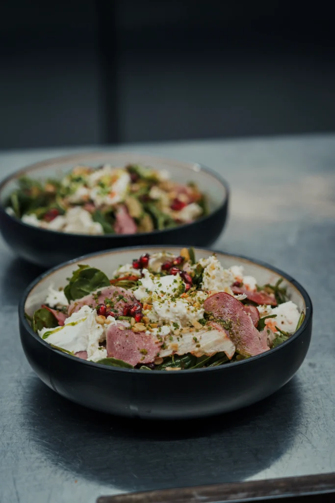 Salată piept de raţă afumat