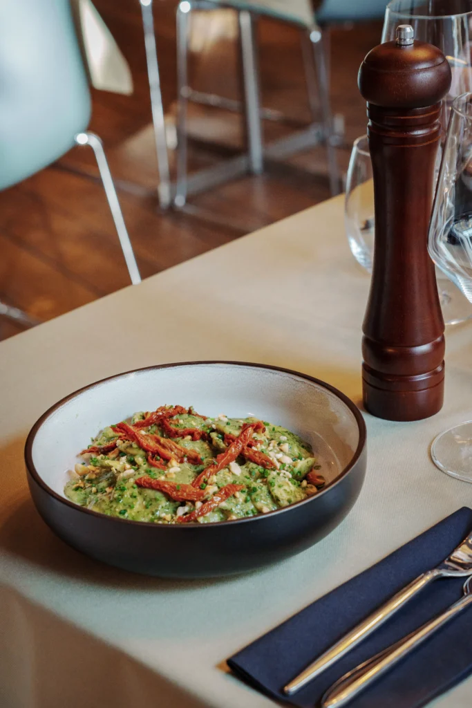 Gnocchi con pesto genovese