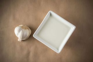 Sos De Smântână Cu Usturoi Proaspăt