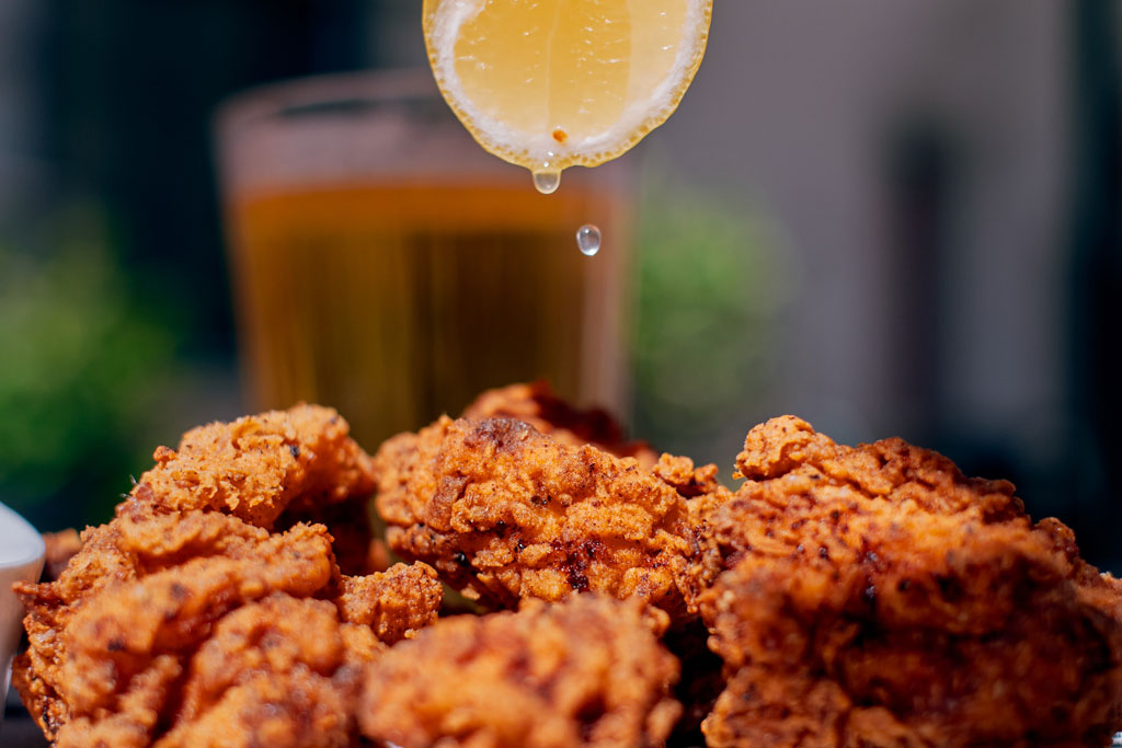 Pui crocant cu spicy mayo