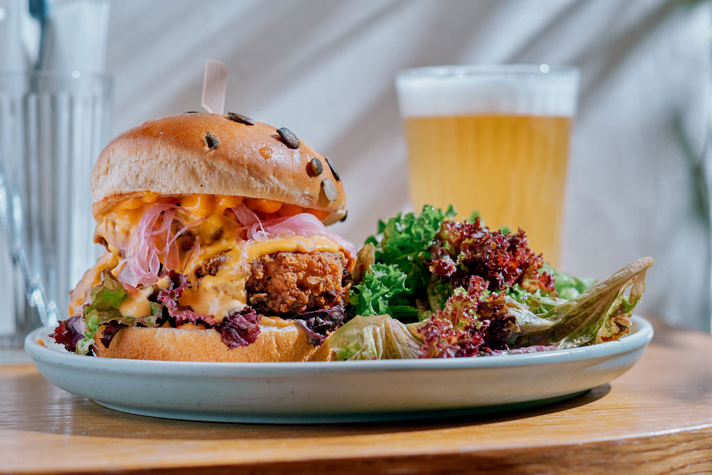 Sandwich cu pui crocant