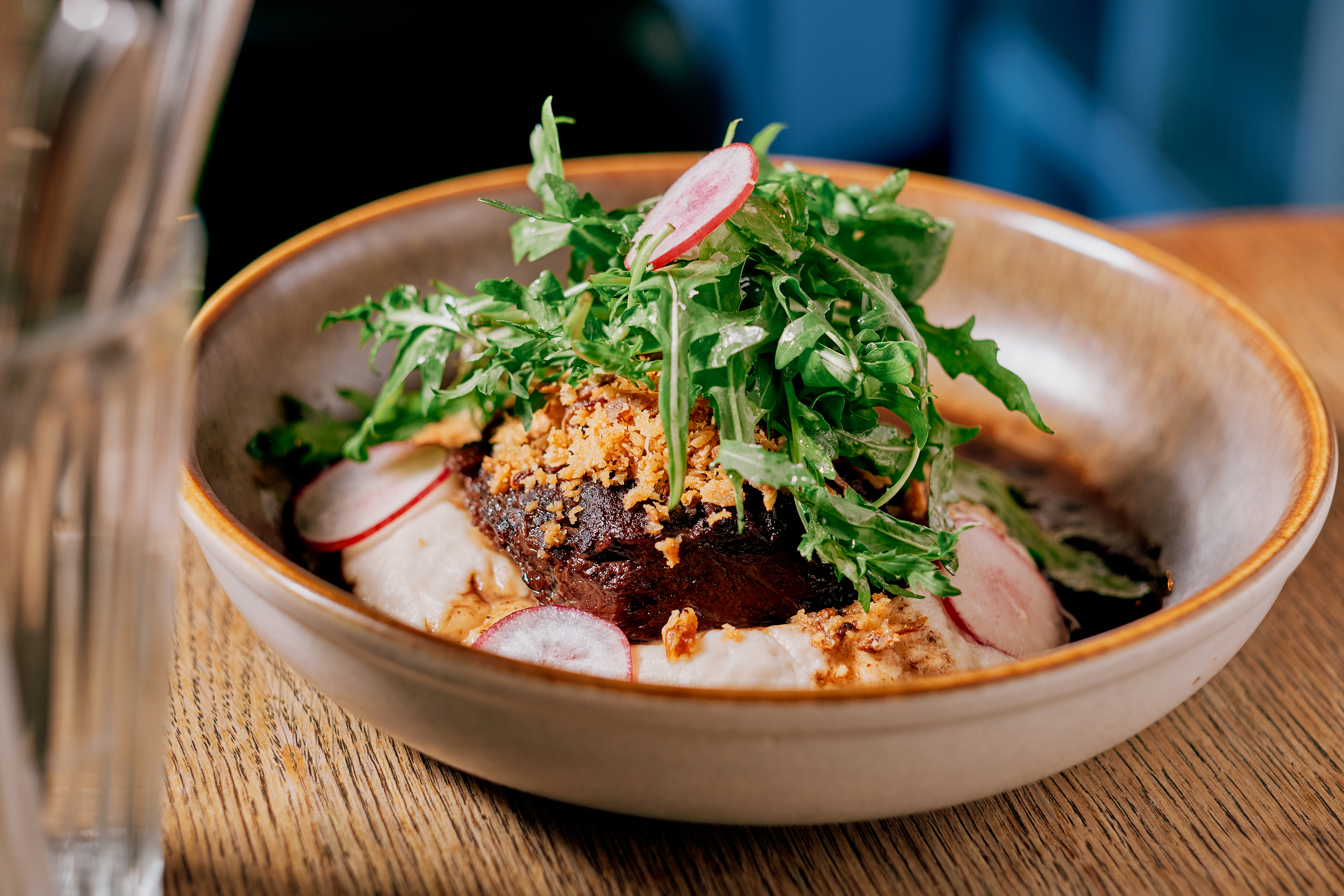 Obraz de vită slow cooked cu piure de țelină