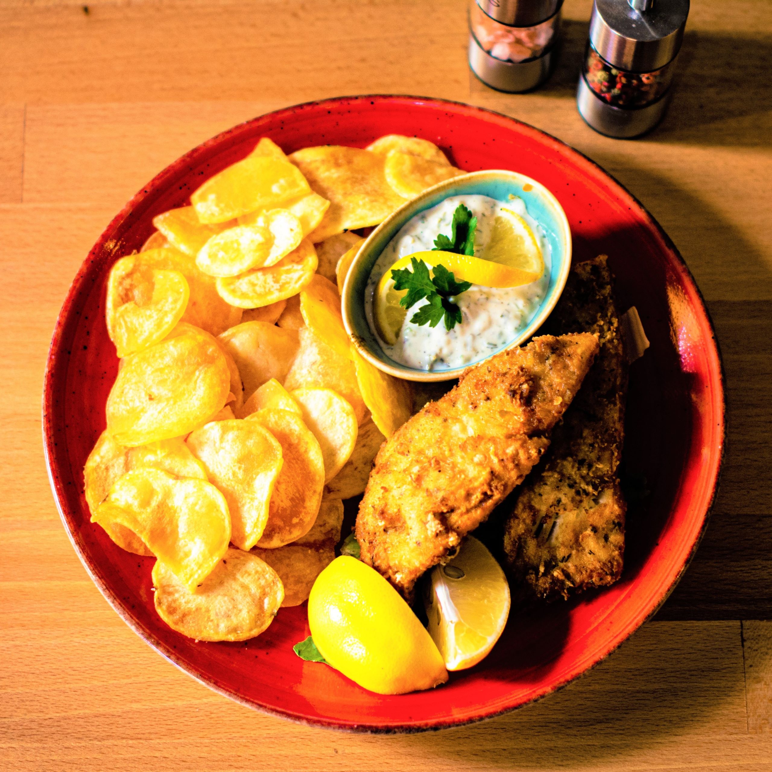Fish & chips cu sos tartar
