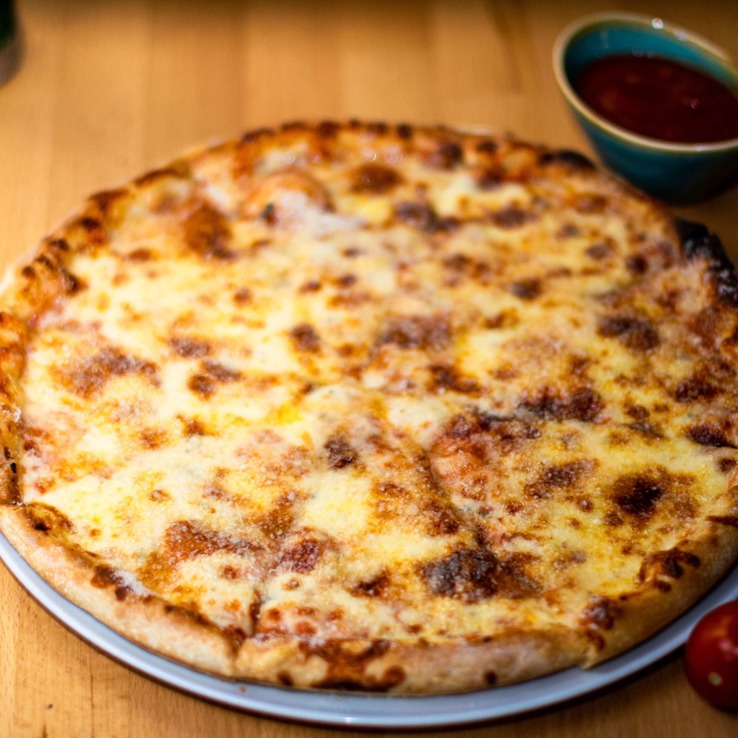 Pizza quattro formaggi