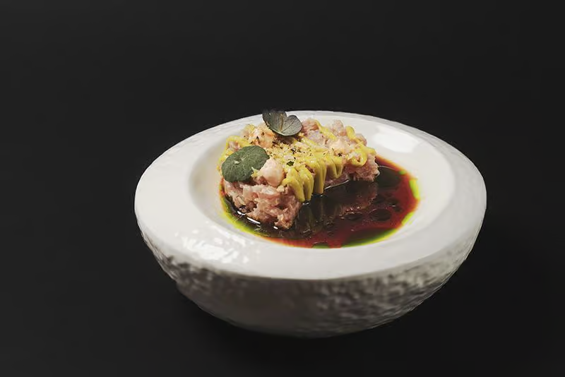 Tartar de ton cu avocado și maioneză picantă