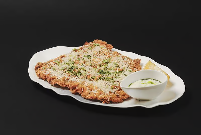 Șnițel de vițel cu sos tartar și lămâie